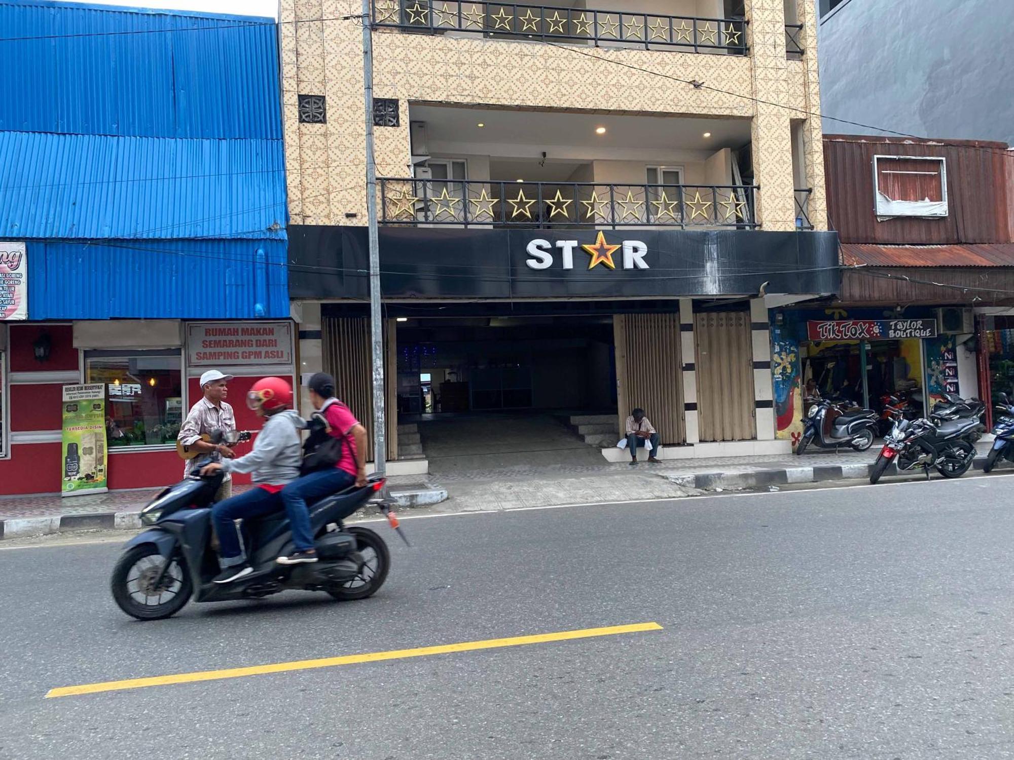 Penginapan Star Ambon Mitra Reddoorz Luaran gambar
